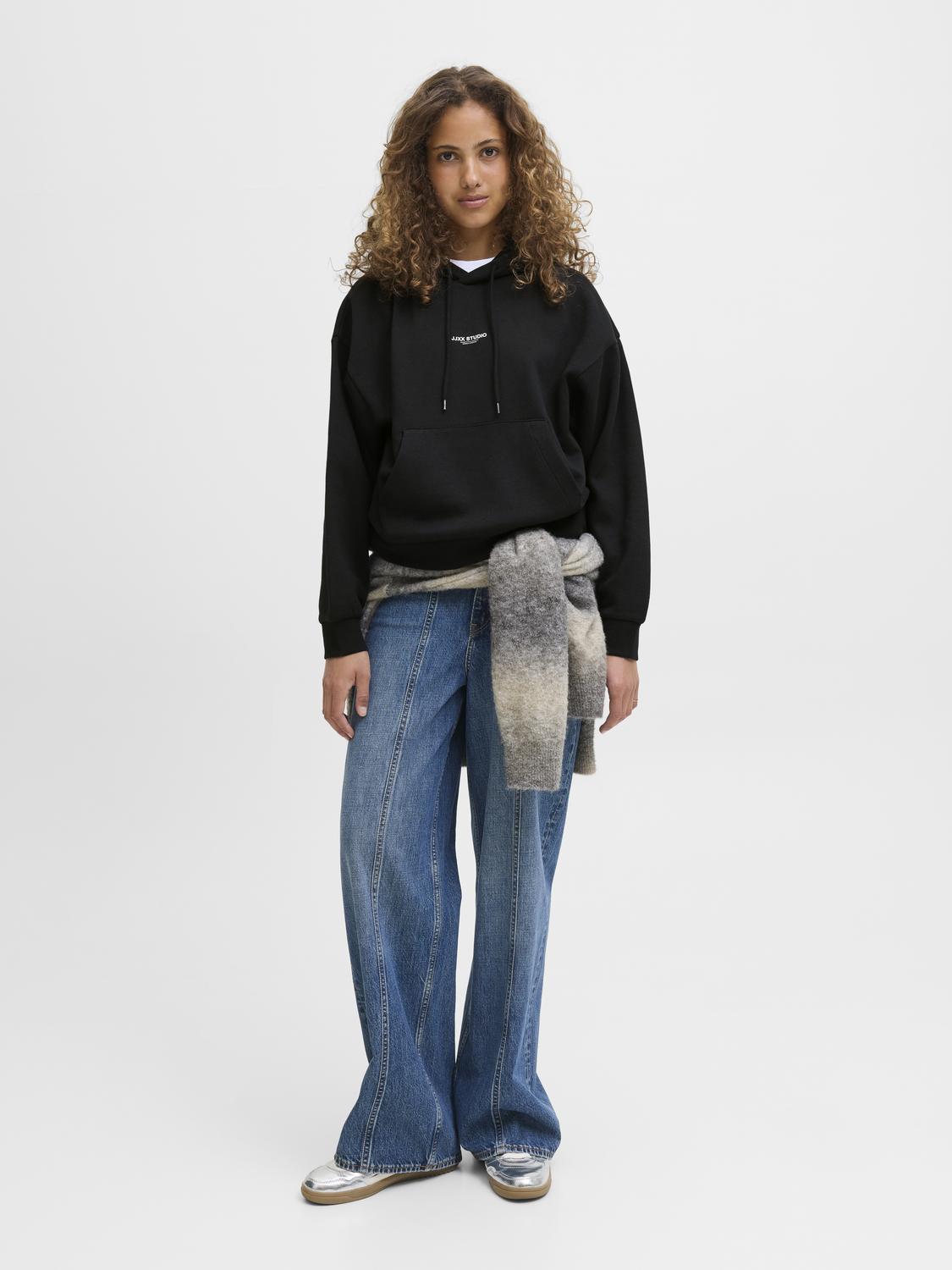 model_shot-front_full